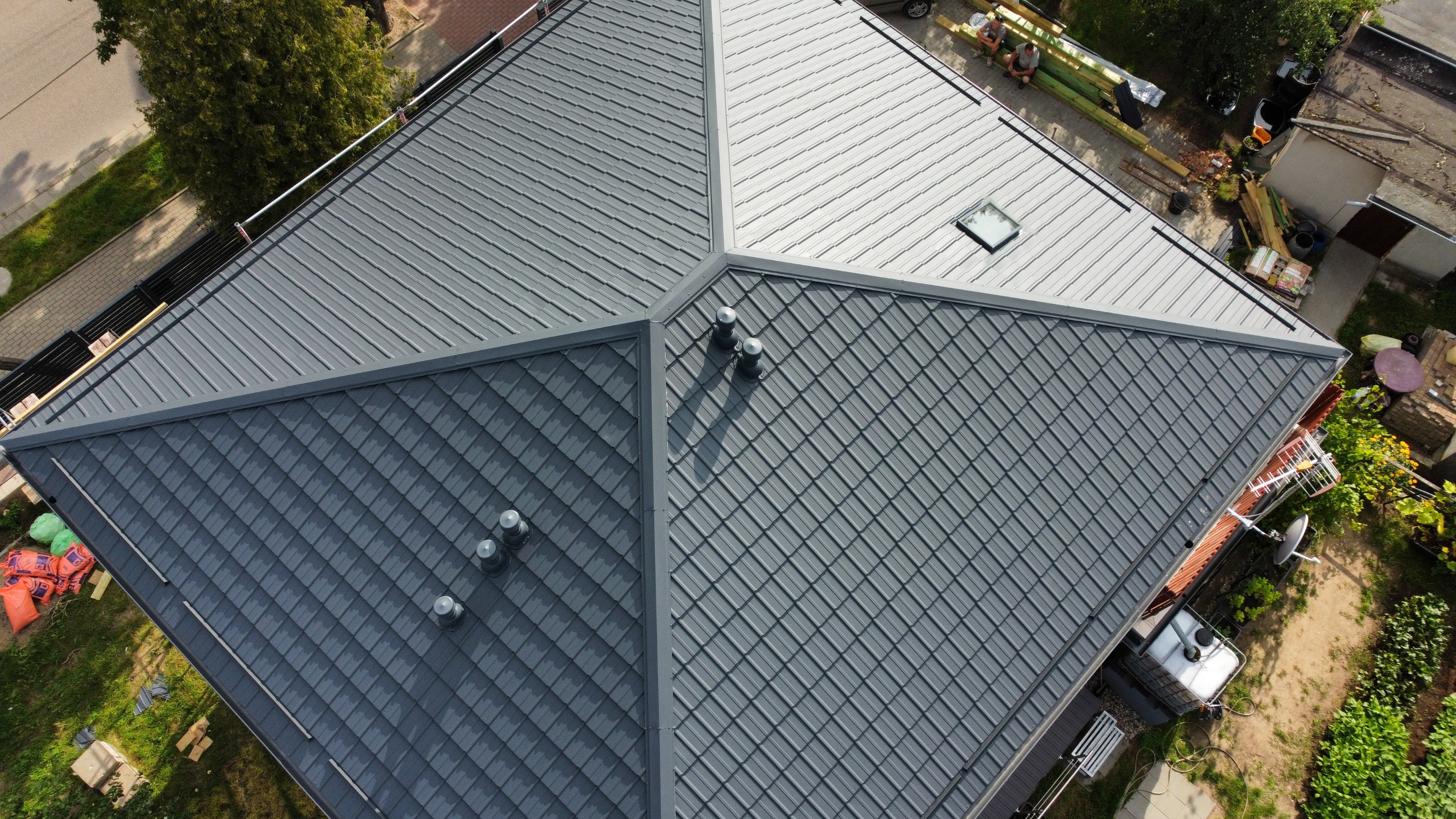 Nowy dach kopertowy w systemie Galeco BROSA – solidny montaż Expert-Dach BEZ KOMPROMISU
