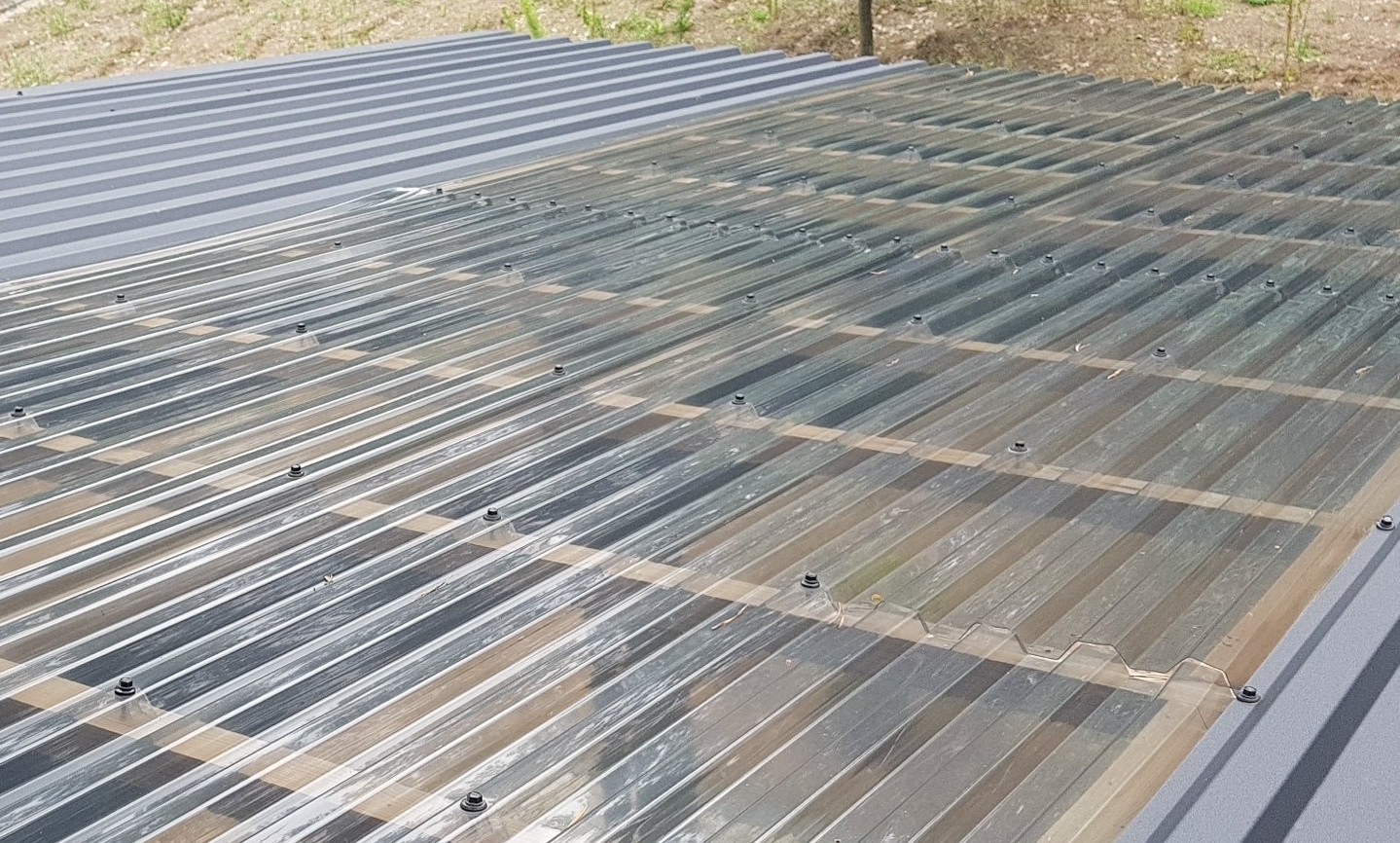 Jak NIE montować poliwęglanu trapezowego – najczęstsze błędy i ich skutki